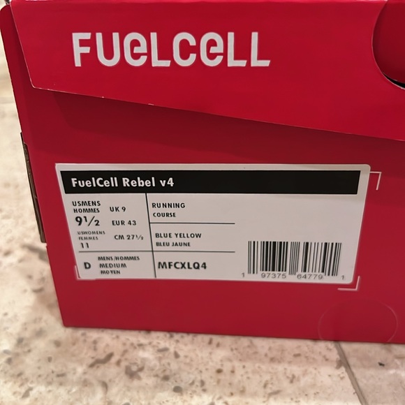 New balance fuelcell rebel v4 - men’s size 9.5 - Picture 4 of 9